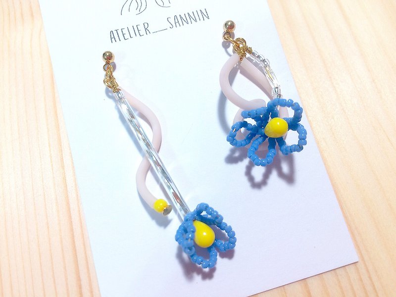 Twisted flower dance - blue-violet hand-made earrings hanging ear clip / ear clip - ต่างหู - วัสดุอื่นๆ หลากหลายสี