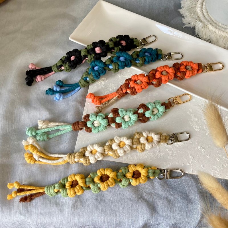 Macrame Flower Keychain - Keychains - Cotton & Hemp 