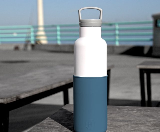 20oz. Navy Blue Water Bottle