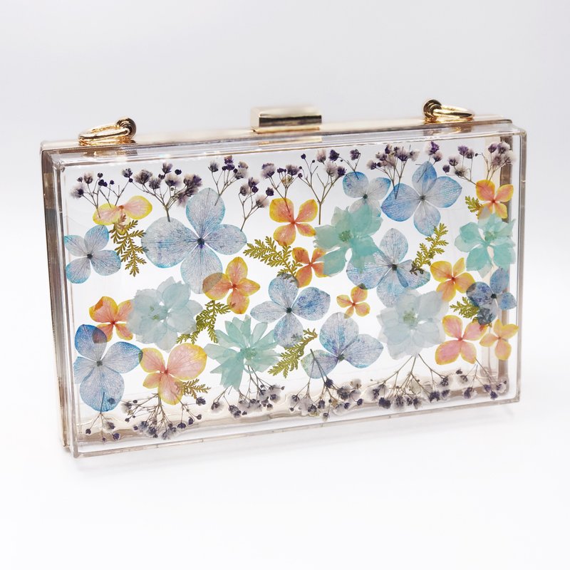 [Fleur d'amour] genuine flower floral transparent Clutch Bag (with a metal shoulder strap) - กระเป๋าคลัทช์ - พืช/ดอกไม้ สีใส