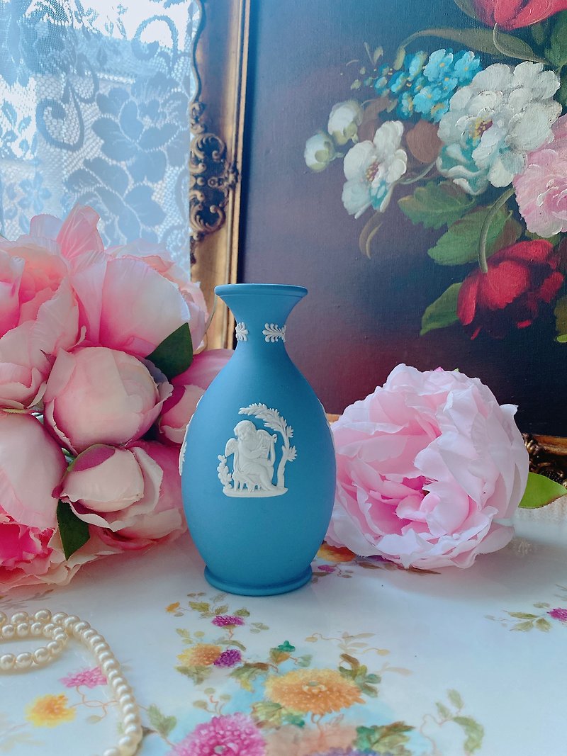 British made Wedgwood jasper blue jasper relief Greek mythology vase and flower vessel Mother's Day gift - Pottery & Ceramics - Porcelain Blue