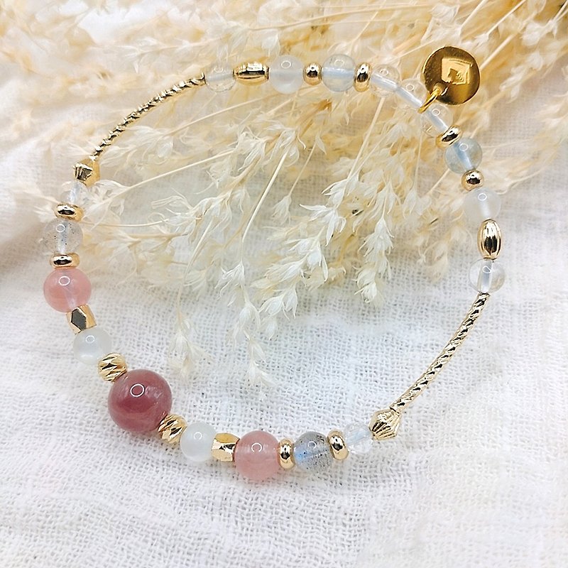 [First love throbbing] moonstone powder crystal labradorite white crystal aquamarine | crystal bracelet - Bracelets - Crystal Pink
