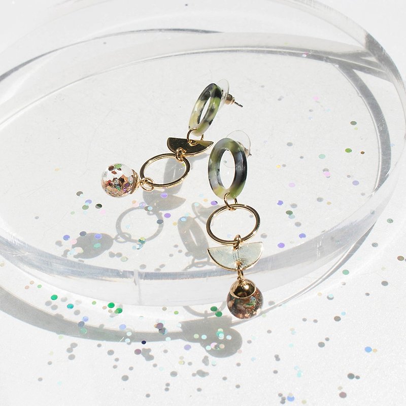 Marbling Dot Snowball Earrigs (Type 2) - Earrings & Clip-ons - Glass 
