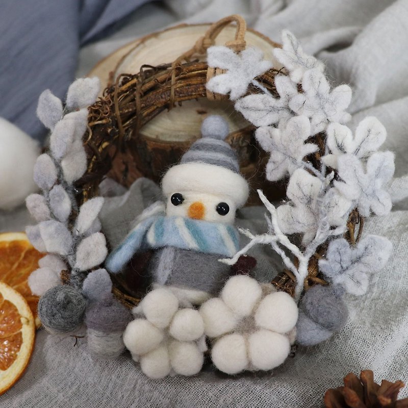 【羊毛氈】銀白世界 冬季雪人藤圈 - 吊飾 - 羊毛 灰色