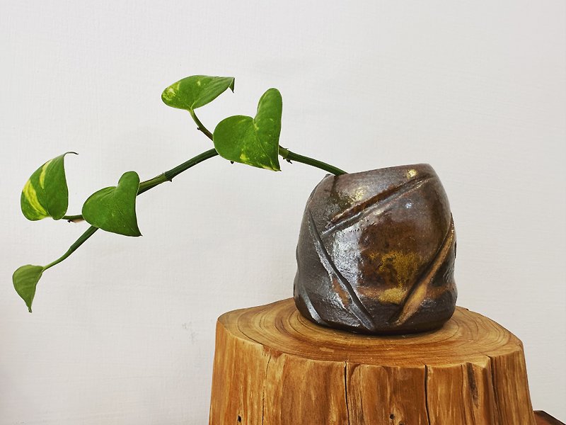 Small wood-fired flower pot - เซรามิก - ดินเผา 