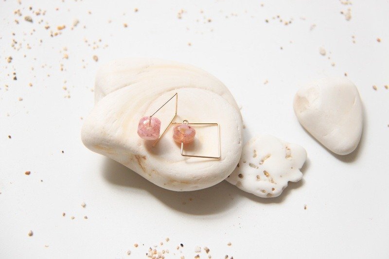 Simple style pink glass earrings / Modern Czech glass beads 14KGF - Earrings & Clip-ons - Gemstone Pink