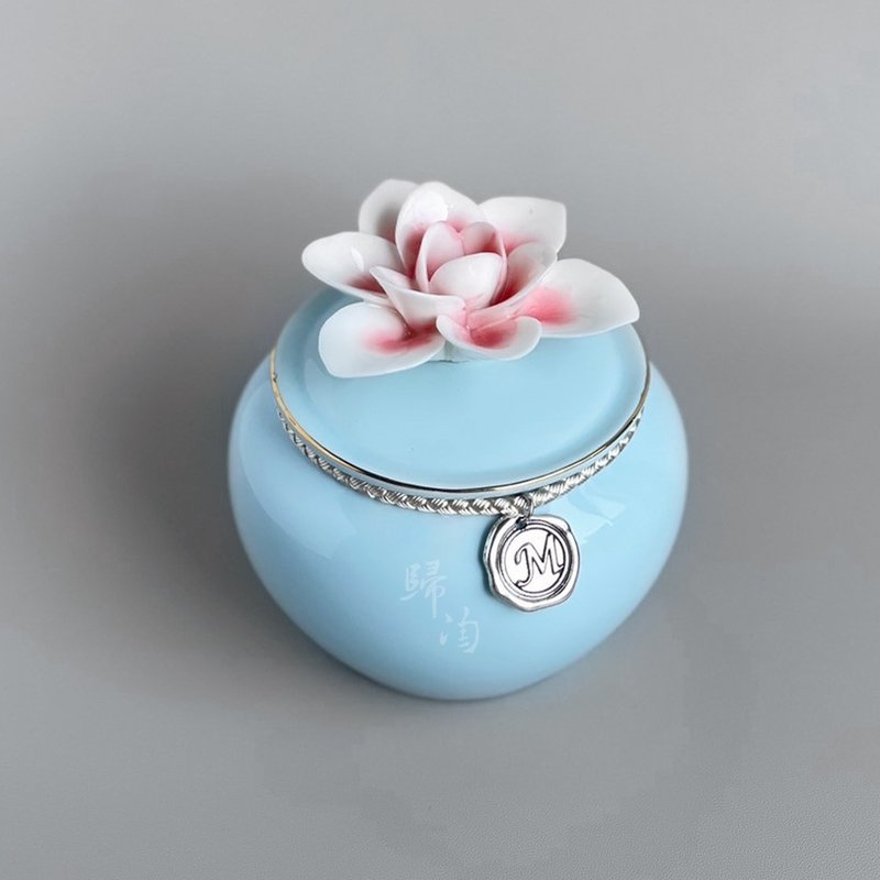 [Customized] Letters and blessing handmade flowers (magnolia) | Pet urn - Other - Pottery Blue