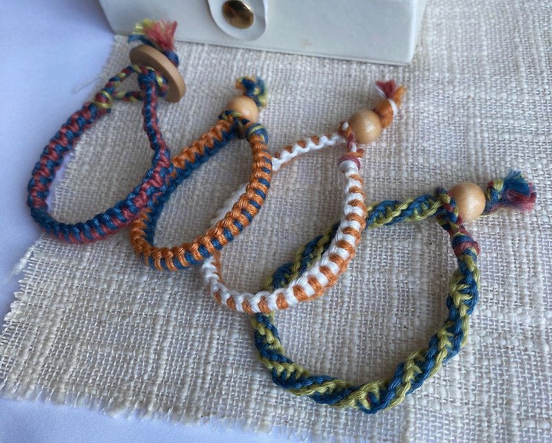 【Customized gift】Four styles of surfing hand-woven bracelets/bracelets - Bracelets - Wax Multicolor