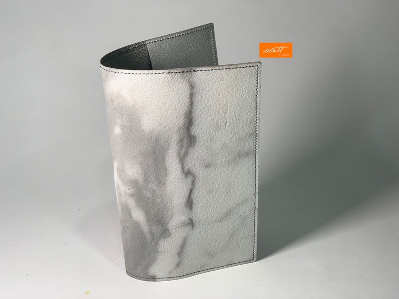 Book cover (excluding inner pages) size:21x13x1cm. (combined size). Silver fox white marble with leather - Book Covers - Genuine Leather 