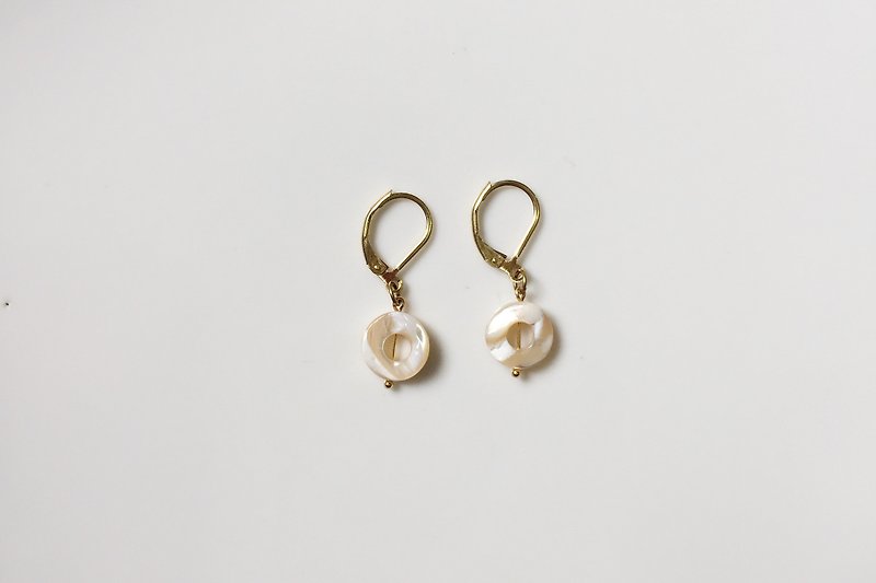 膚色石光 貝殼黃銅耳環 - 耳環/耳夾 - 寶石 金色