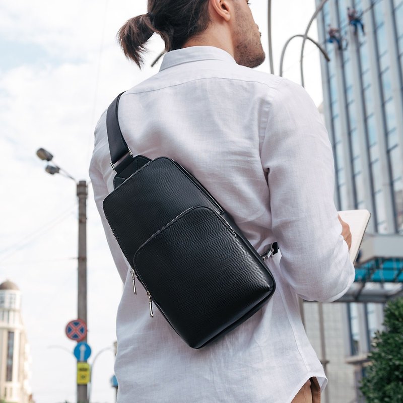 Maverick & Co. - Black Noah Classic Sling Bag - Messenger Bags & Sling Bags - Genuine Leather Black