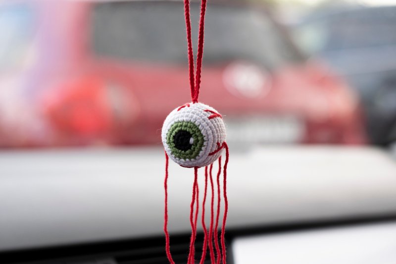 Eyeball car accessories, rear view mirror charm, zombie pendant, 平安車掛, 针织玩具 汽車用品 - พวงกุญแจ - ผ้าฝ้าย/ผ้าลินิน สีแดง