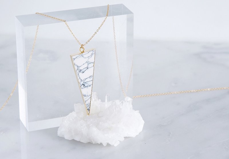 【14KGF】Long Necklace,Gemstone Triangle Howlite - สร้อยคอยาว - เครื่องเพชรพลอย ขาว