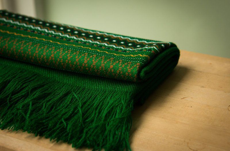 South America Indian handmade shawl forest green - ผ้าพันคอถัก - วัสดุอื่นๆ 