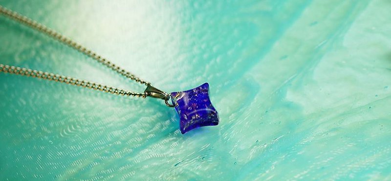 Diamond blue star - Necklaces - Glass Blue