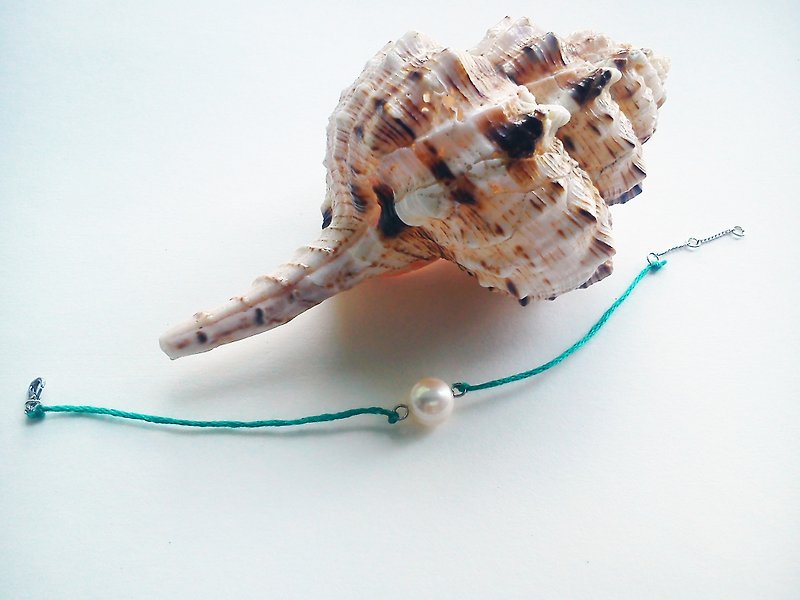 Sea Breeze series of in-house designed freshwater pearl bracelet - สร้อยคอ - โลหะ สีเขียว