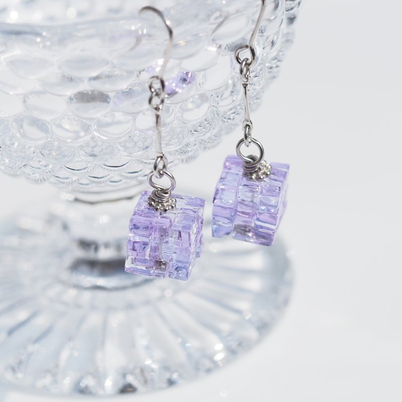【Special】立方体ガラス(キューブ【ミニ】【麗】)ピアス/イヤリング【金具選べます】【受注制作】 - 耳環/耳夾/耳骨夾 - 玻璃 紫色
