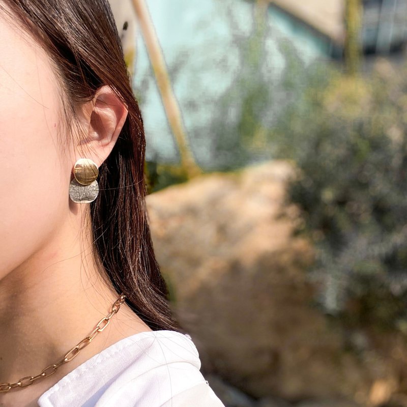 | Rattles with half leaves | 14K gold note dry flower earrings / can be clipped - ต่างหู - ทองแดงทองเหลือง สีเขียว