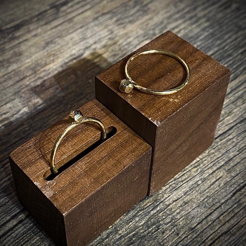 黃銅石線戒 - 戒指 - 銅/黃銅 金色