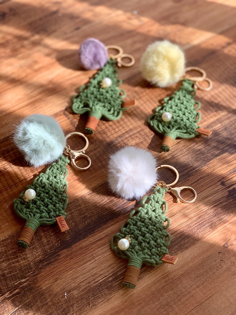Macrame hand-woven/ Christmas tree fur ball key ring/ Charm/ - ที่ห้อยกุญแจ - ผ้าฝ้าย/ผ้าลินิน ขาว