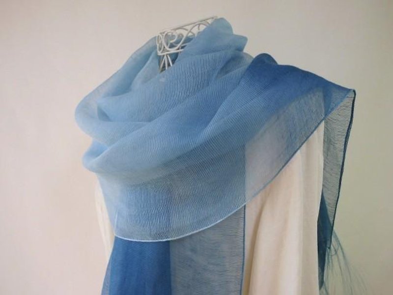 昼の海 / 藍染め・国産シルク・大判ロングストール・グラデーション - 絲巾 - 絲．絹 藍色