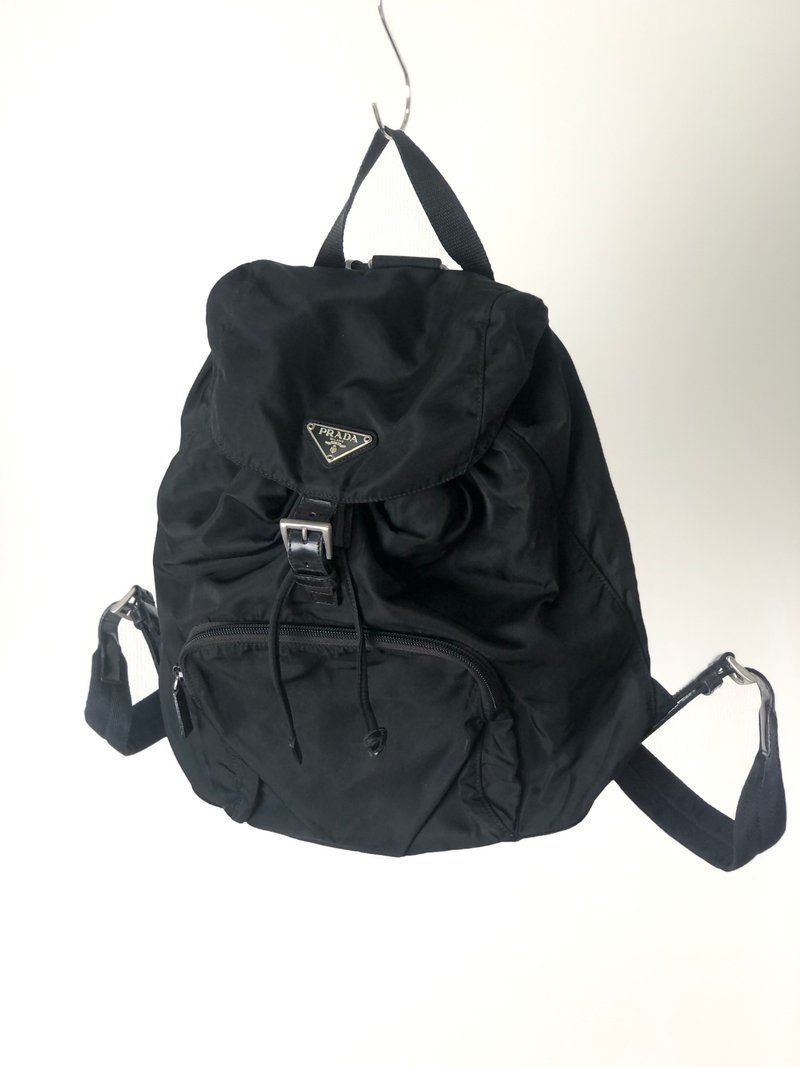 【 日本直送　名牌中古包 】PRADA プラダ トライアングルロゴ バックパック ブラック ナイロン フロントバックル vintage c68je8 - 手提包/手提袋 - 尼龍 黑色