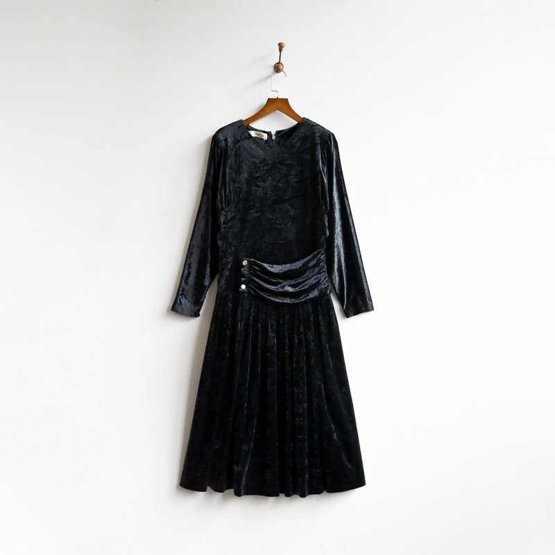 [Egg Plant Vintage] Light Night Midnight Velvet Vintage Dress - ชุดเดรส - ไฟเบอร์อื่นๆ สีดำ