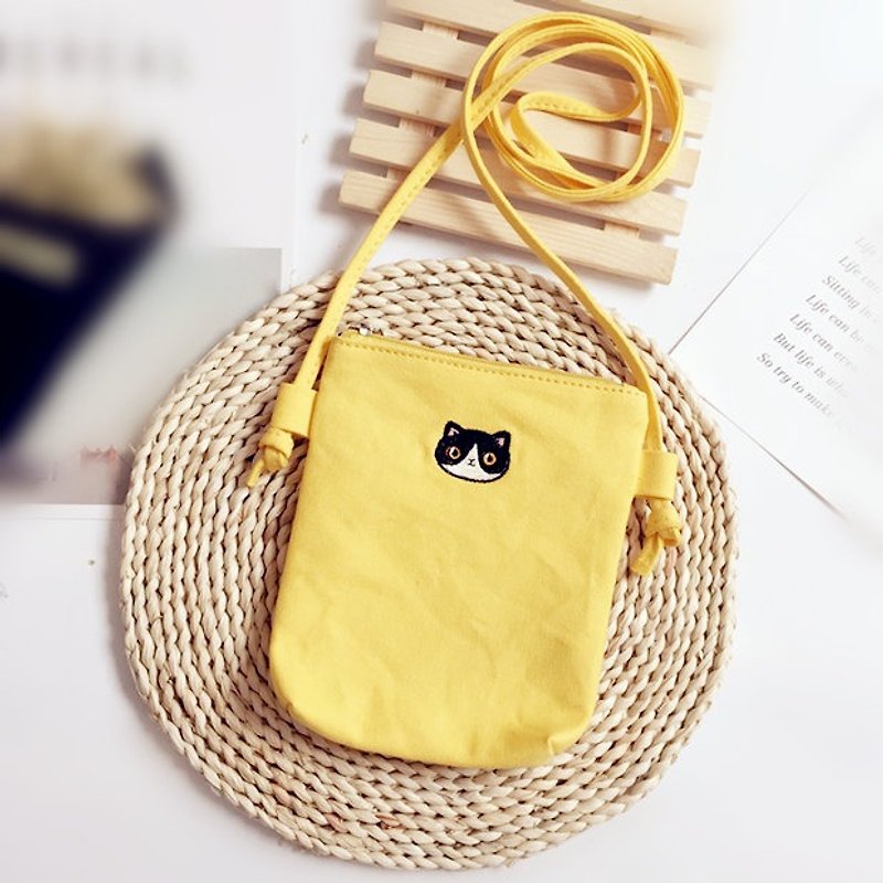 Off custom engraved engraved embroidery embroidery yellow cute kittens canvas cloth phone bag purse bag female Messenger bag shoulder bag backpack small bag hanging neck phone bag gift - กระเป๋าแมสเซนเจอร์ - ผ้าฝ้าย/ผ้าลินิน สีเหลือง