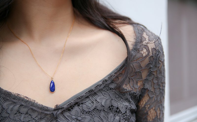 Elegant long drop necklace lapis lazuli - สร้อยคอ - เครื่องเพชรพลอย สีน้ำเงิน