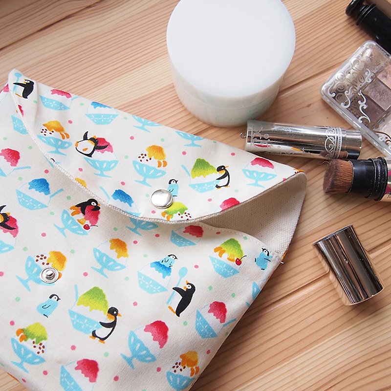 [Summer] Cosmetic bag sundries bag storage Chai Penguin shaved ice color - กระเป๋าเครื่องสำอาง - ผ้าฝ้าย/ผ้าลินิน 