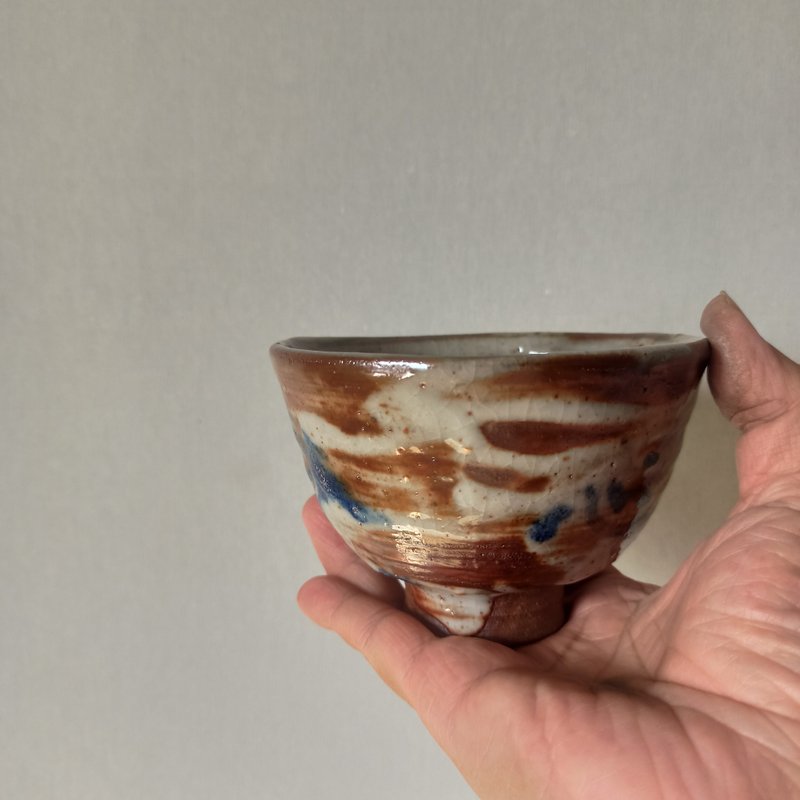 Shino glaze tea bowl Chen Xuanheng hand-made dazzling tea bowl - ถ้วย - ดินเผา หลากหลายสี