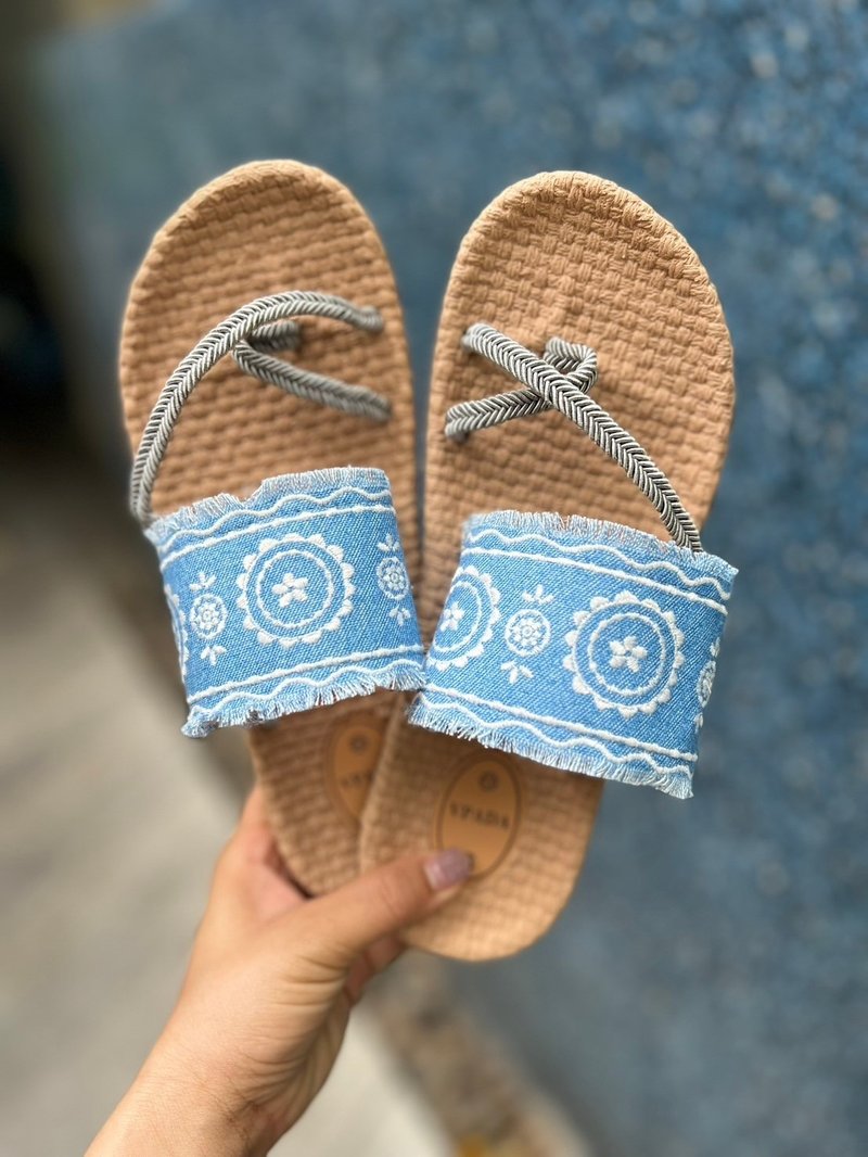 Vpada_sandals_VP-E28 Embroidery Collect รองเท้าแตะชายหาดแบน รองเท้าแตะแฟชั่น - รองเท้าแตะ - ผ้าฝ้าย/ผ้าลินิน สีแดง