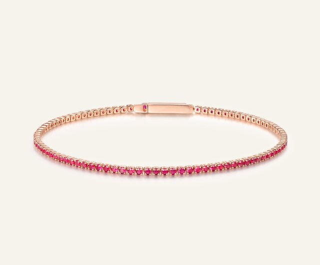 金運を招く「火運」開運のお守り、小さな赤い紐のブレスレット。情熱的