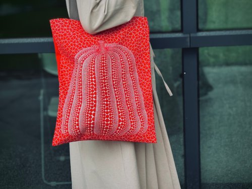 草間彌生　 美術館限定トートバッグ　エコバッグかぼちゃ　赤　巾着　紙袋　8点 草間彌生 美術館限定トートバッグ エコバッグかぼちゃ 赤 巾着