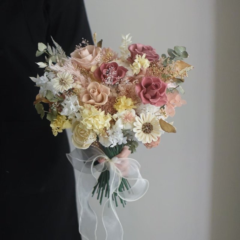 /Pink and yellow bridal bouquet/Bride bouquet, wedding layout, customized corsage, wedding photography - ช่อดอกไม้แห้ง - พืช/ดอกไม้ สึชมพู