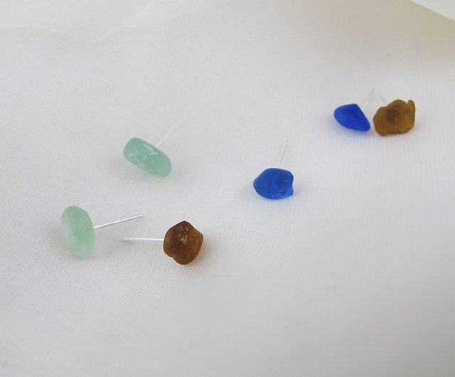 小さなシーグラスのイヤリング（ノンホールピアスに変更可能） - ショップ Yuan Jewellery ピアス・イヤリング - Pinkoi