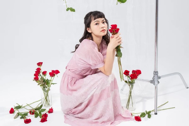 【波麗印花】森林女孩 拉克蘭袖長洋裝 蕾絲長裙 Retro撫子色 - 洋裝/連身裙 - 棉．麻 粉紅色
