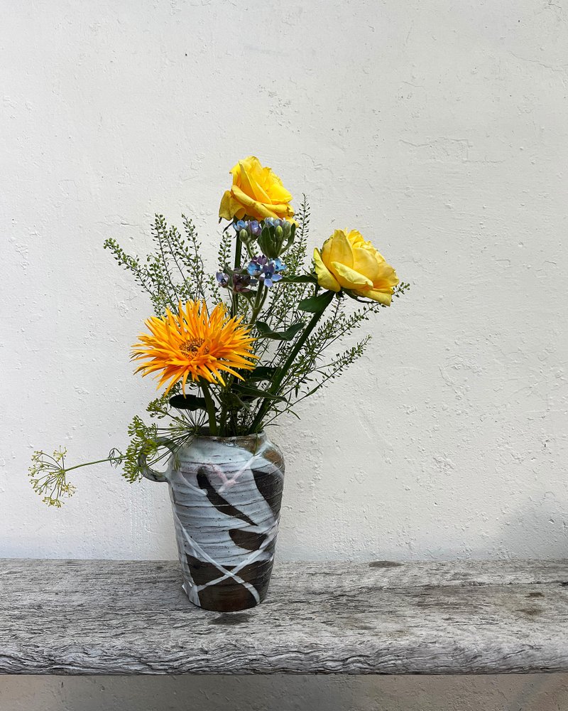 柴燒 單耳流白花器  花瓶 | 陶器皿 - 花瓶/花器 - 陶 白色