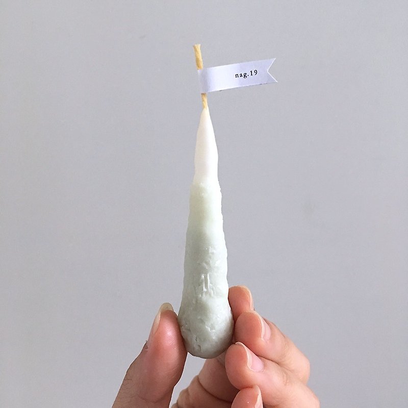f i n g e r s | handmade candle #middle finger - เทียน/เชิงเทียน - ขี้ผึ้ง สีเขียว