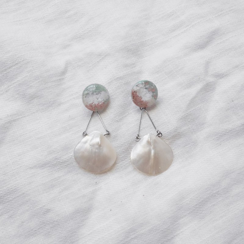 Earrings French elegance - only one - Earrings & Clip-ons - Shell White