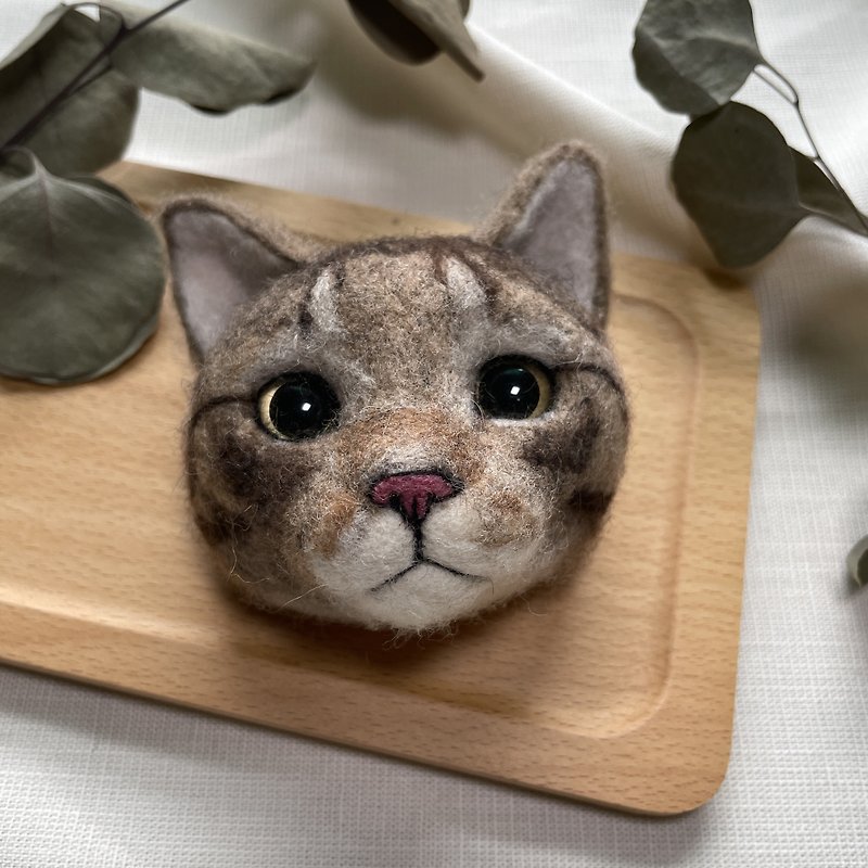 [Customizable] Wool felt handmade realistic short-haired tabby cat pin - เข็มกลัด - ขนแกะ หลากหลายสี