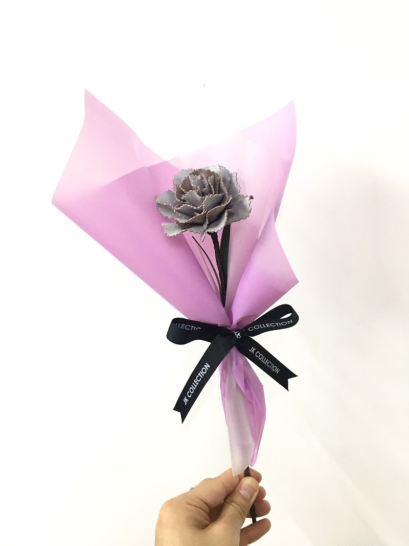 【至愛母親之選】【母親節禮物】皮革康乃馨單支花束(紫色拼白色花紙包裝) - 裝飾/擺設  - 真皮 多色