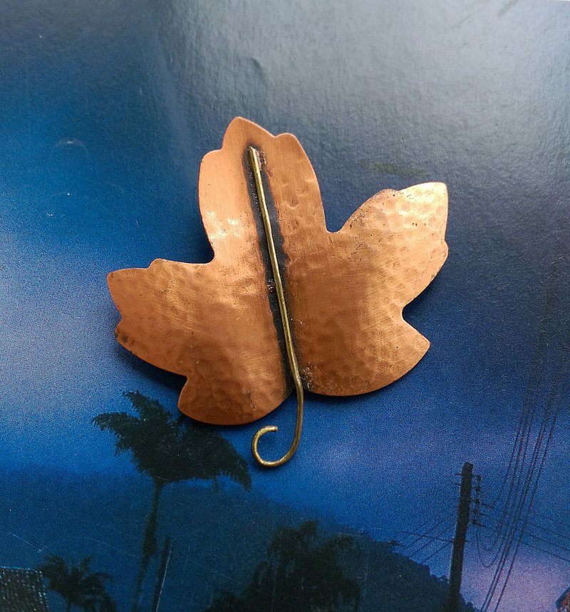 Vintage Jewelry 西洋古董飾品 Copper  Hallmark HMK 楓葉 別針 - 胸針 - 其他材質 金色
