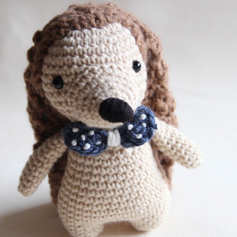 Amigurumi crochet doll: Hedgehog +  Blue little bow tie - Stuffed Dolls & Figurines - Polyester Khaki