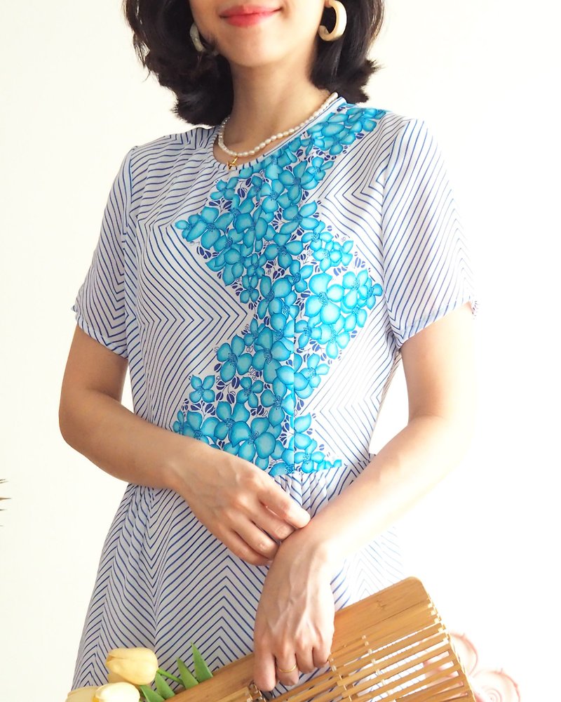 VINTAGE Blue dress, Zigzag stripes and floral pattern, size S/M - One Piece Dresses - Polyester Blue