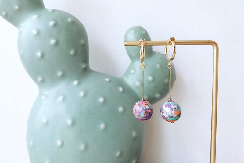 [Endorphin] Candy Stone Bead Dangle Earrings-Salt Flat - ต่างหู - เครื่องเพชรพลอย หลากหลายสี