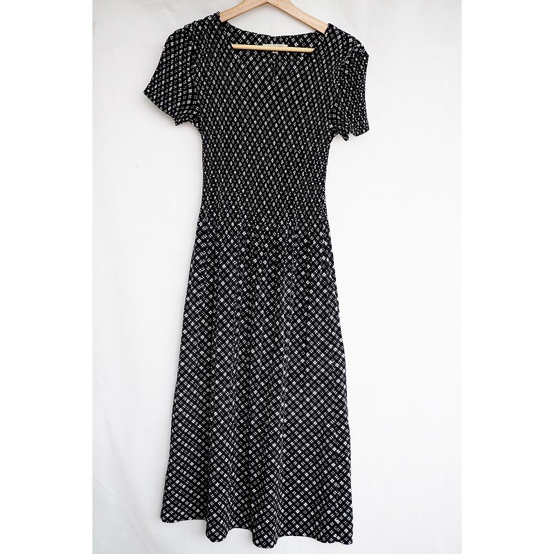 Plaid pattern stretch vintage dress - ชุดเดรส - ผ้าฝ้าย/ผ้าลินิน สีดำ