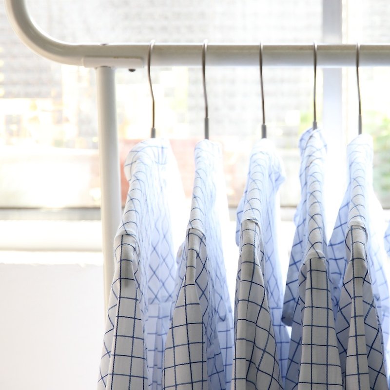 Long blouse Plaid/Straight - เสื้อเชิ้ตผู้หญิง - ผ้าฝ้าย/ผ้าลินิน สีน้ำเงิน