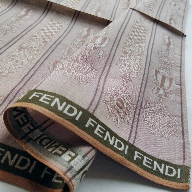 FENDI Vintage Handkerchief Honor Badges Woven Fabric 18 x 18 inches, vintage sca - 絲巾 - 棉．麻 粉紅色