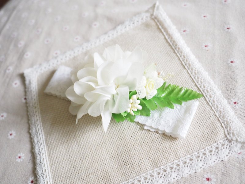 Handmade fabric flower baby/kid headband/ Hair accessories - Bibs - Other Materials White